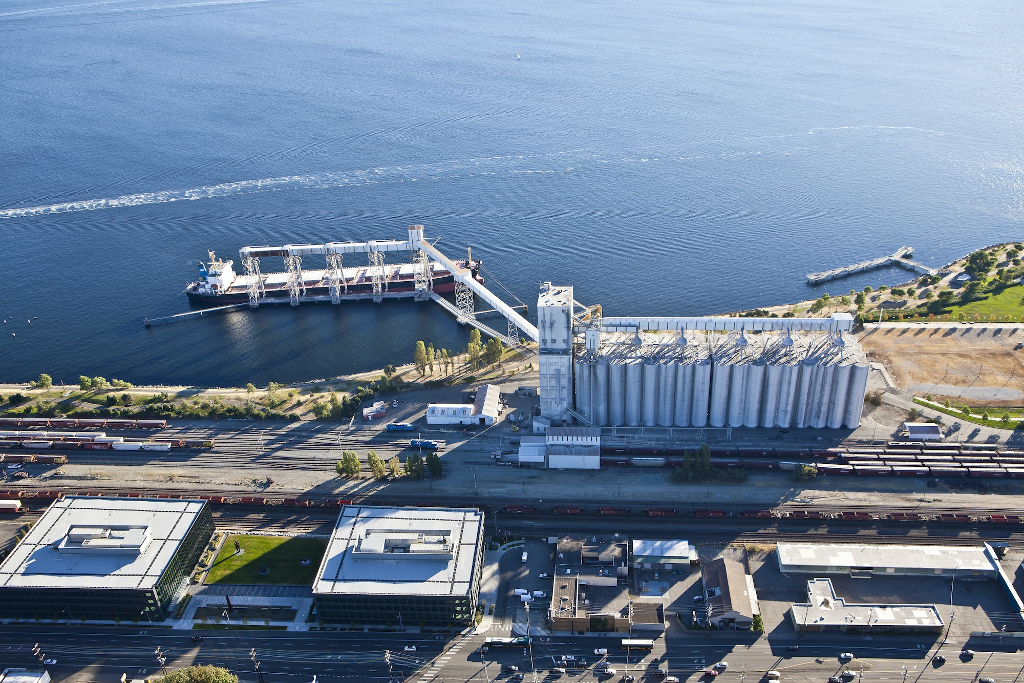 45489,Port Facility For Loading Grain On Board Ships